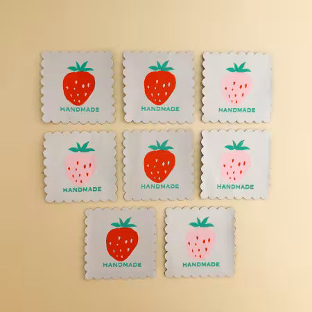 Scalloped Strawberry Woven Labels 8pk